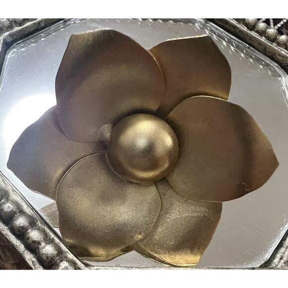 -EARRINGS VTG Brass Flower Pierced - Picture 2 of 3